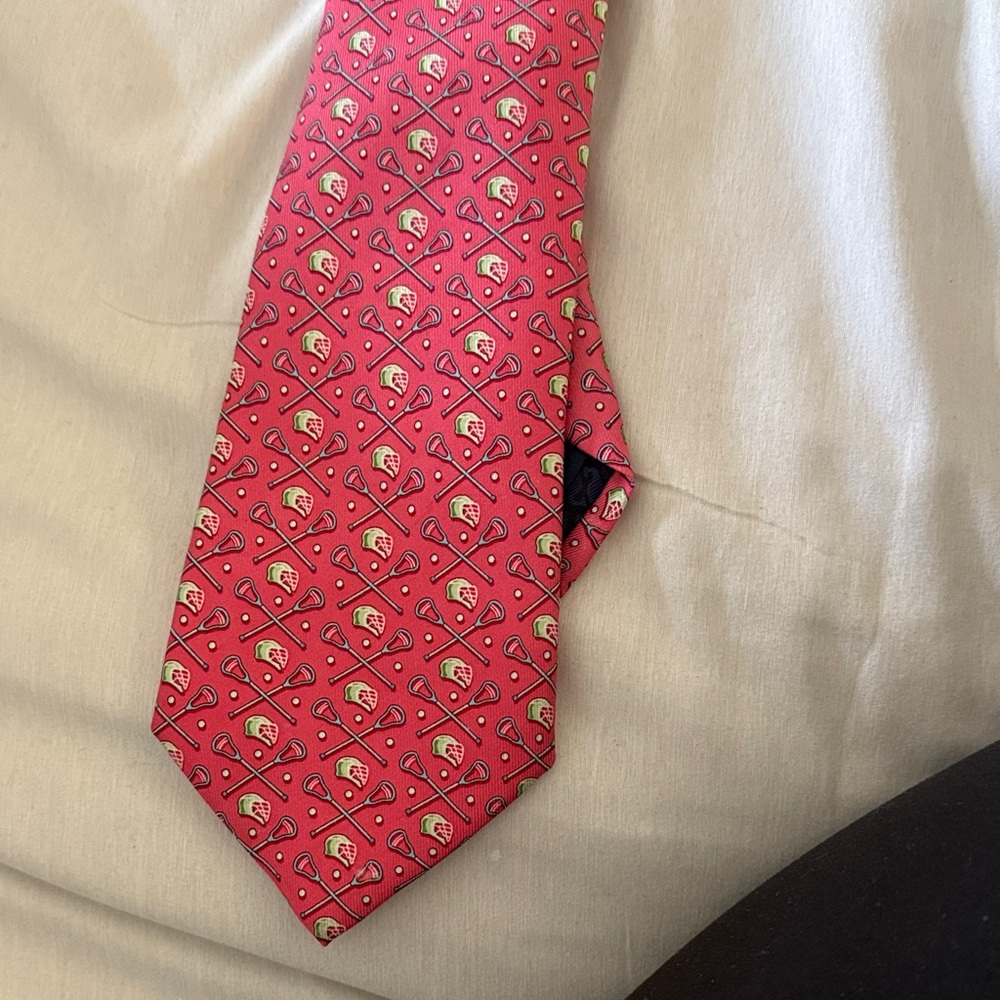 Vineyard Vines Red and Yellow Patterned Tie